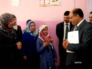 أمين عام التربية يتفقد سير انتخابات البرلمانات الطلابية في مدارس عجلون