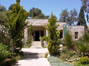 اطلاق حملة نظفوا العالم في محمية دبين  