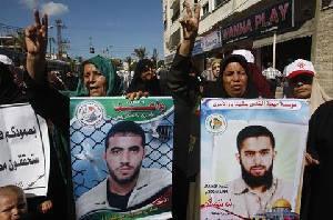 اسماء الفلسطينيين المشمولين بصفقة تبادل الاسرى بين حماس واسرائيل اسماء الفلسطينيين المشمولين بصفقة تبادل الاسرى بين حماس واسرائيل