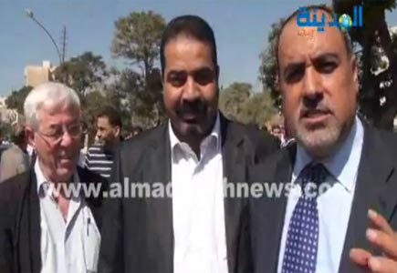 العمال ينتفضون على قانون الضمان ( 5 أشرطة فيديو ) 