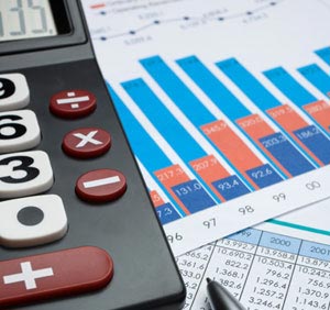خبراء يدعون الحكومة الى وضع خريطة طريق لمواجهة التباطؤ الاقتصادي خبراء يدعون الحكومة الى وضع خريطة طريق لمواجهة التباطؤ الاقتصادي