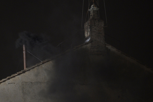 الفاتيكان يفشل في اختيار البابا بأول تصويت