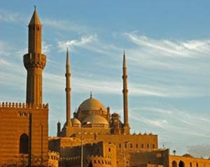 مؤذن المسجد في الإسكندرية.. سيدة مؤذن المسجد في الإسكندرية.. سيدة