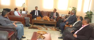 رئيس جامعة الطفيلة يبحث آليات تنفيذ مشروع " ليشرق الاردن " رئيس جامعة الطفيلة يبحث آليات تنفيذ مشروع " ليشرق الاردن "