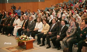 الاميرة بسمة تفتتح الملتقى الثقافي العشرين للمدارس الخاصة الاميرة بسمة تفتتح الملتقى الثقافي العشرين للمدارس الخاصة
