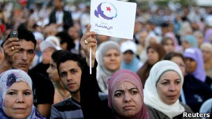 التونسيون يدلون بأصواتهم في أول انتخابات الربيع العربي التونسيون يدلون بأصواتهم في أول انتخابات الربيع العربي