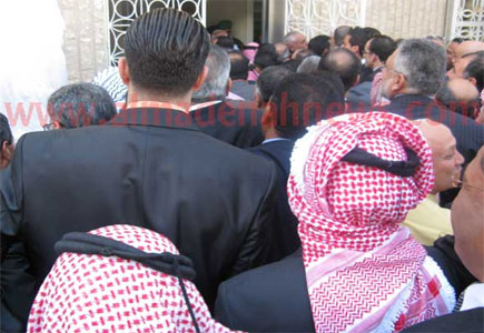مسؤولون في الديوان طلبوا أن يتوافق عدد حضور افتتاح الملك للدورة العادية الثانية مع عدد المقاعد ( صور ) مسؤولون في الديوان طلبوا أن يتوافق عدد حضور افتتاح الملك للدورة العادية الثانية مع عدد المقاعد ( صور )