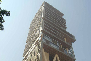 هندي يرفض السكن بأغلى منزل في العالم خوفا من "النحس" هندي يرفض السكن بأغلى منزل في العالم خوفا من "النحس"