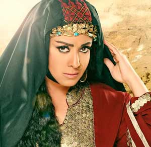 نشوى مصطفى وحسن حسني.. "نور ومهند" على الطريقة المصرية!