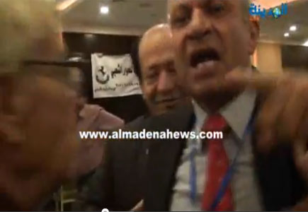 مشاجرة عمر رصاع ويسار الخصاونة في مؤتمر حزب الرفاه بالبحر الميت ( فيديو ) مشاجرة عمر رصاع ويسار الخصاونة في مؤتمر حزب الرفاه بالبحر الميت ( فيديو )