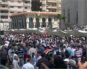 محتجون بمصر هددوا بانتحار جماعي 