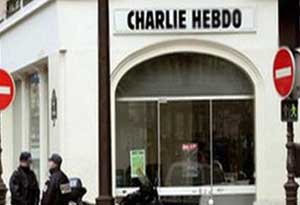 حريق يدمر مقر صحيفة فرنسية نشرت عدداً "يرأس تحريره النبي محمد"