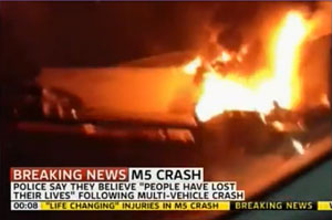 7 قتلى و51 جريحاً حصيلة حادثة التصادم لـ 27 سيارة في مدينة تون تون البريطانية ( فيديو )