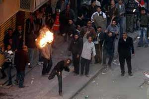 انباء عن سيطرة المنشقين على موقع للشبيحة في حماة واسرهم