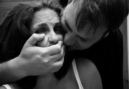 3 لوائح اتهام ضد عدد من المتهمين بينها قضية ثلاثة عرب اقدموا على اغتصاب فتاة بعد استدراجها لشقتهم 3 لوائح اتهام ضد عدد من المتهمين بينها قضية ثلاثة عرب اقدموا على اغتصاب فتاة بعد استدراجها لشقتهم