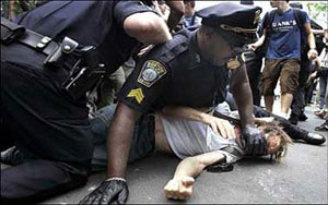 مواجهة محتملة بين السلطات الأمريكية ومعتصمي الخيام المناهضين لـوول ستريت 