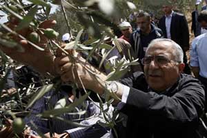 فياض يلمح انه سيتنحى من أجل المصالحة الفلسطينية