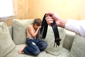 مقتل صبي مغربي بعد تعذيبه على يد والديه