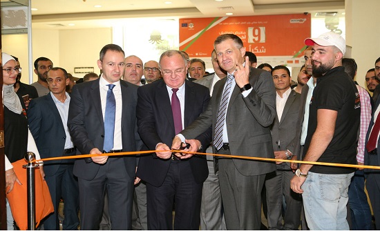 مراد يفتتح معرض توظيف الاخطبوط التاسع بعمان