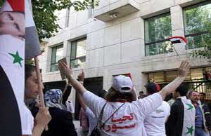 فرنسا تستدعي سفيرها من سوريا 