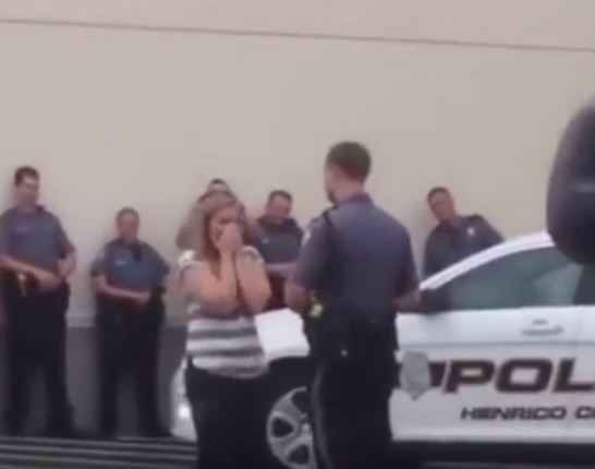 فيديو: شرطي يتقدم للزواج من حبيبته