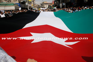 الحراك الشبابي وحزب الوسط الاسلامي يعلنان الاستمرار لحين تنفيذ مطالبهم الحراك الشبابي وحزب الوسط الاسلامي يعلنان الاستمرار لحين تنفيذ مطالبهم