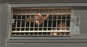 إسرائيل تجمع أسرى شارفت محكومياتهم على الإنتهاء لإطلاقهم في صفقة شاليط