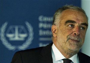 مدعي عام المحكمة الجنائية يلتقي سلطات ليبيا لمناقشة وضع سيف الاسلام