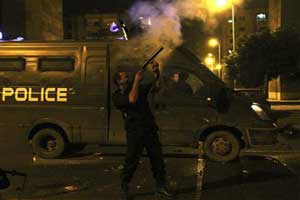 ألوف في محافظات مصر يحتجون على اشتباكات التحرير