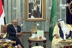 الرئيس اليمني والمعارضة يوقعان على المبادرة الخليجية 