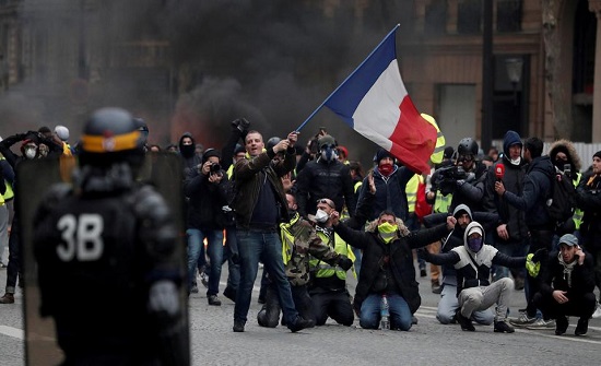 فرنسا.. "السترات الصفراء" تدعو لتحرك حاشد اليوم