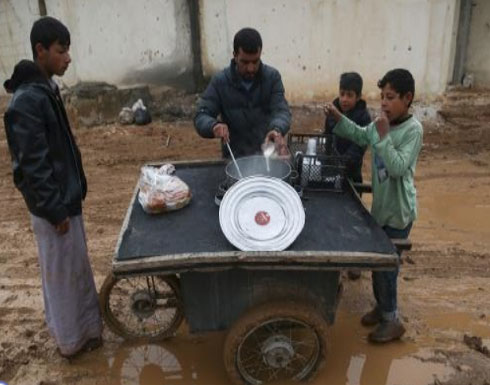 عشرات آلاف النازحين بلا مأوى شمال غربي سورية