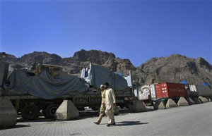 باكستان توقف امدادات حلف الاطلسي بعد غارة توقع "ما يصل الى 25" قتيلا