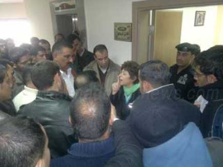 توتر بين الطلبة في الطفيلة التقنية والدكتورة رويدا المعايطة (صور وفيديو ) توتر بين الطلبة في الطفيلة التقنية والدكتورة رويدا المعايطة (صور وفيديو )