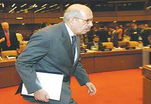 البرادعي يقول انه مستعد لرئاسة حكومة انقاذ وطني