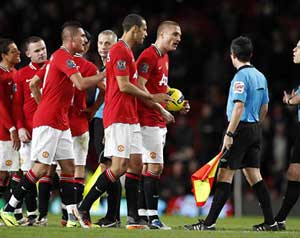 مانشستر يتعثر وتشيلسي يتألق 