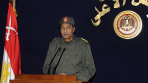 طنطاوي: يتراجع عن وثيقة الدستور تحت ضغط ميدان التحرير