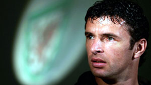 "صدمة" في بريطانيا بسبب موت مدير منتخب ويلز الكروي غاري سبيد