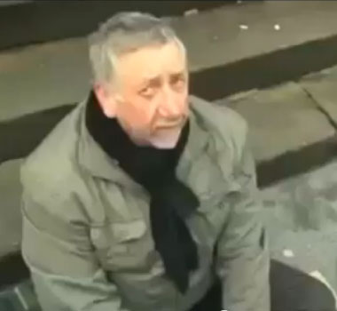 رجل اعمى و يوم جميل