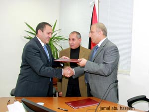 البلقاء التطبيقية توقع اتفاقية لانشاء مباني كلية العقبة الجامعية "المرحلة الثانية" البلقاء التطبيقية توقع اتفاقية لانشاء مباني كلية العقبة الجامعية "المرحلة الثانية"