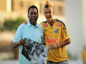 بيليه يرى نيمار وسانتوس أفضل من ميسي وبرشلونة