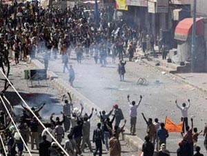 اليمن.. اشتباكات بين الجيش ومنشقين في تعز توقع 8 قتلى و 35 جريحا