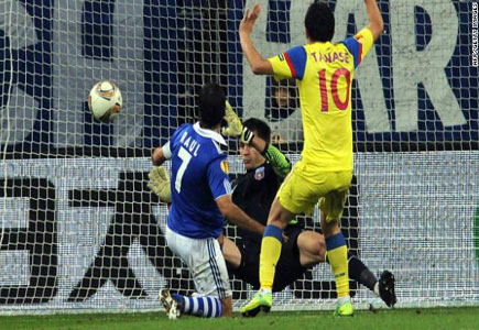 شالكه بدور الـ32 وتوتنهام قد يودع مبكراً