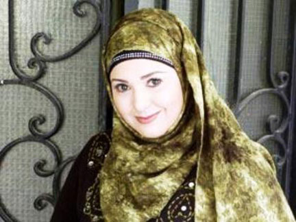 صابرين: "افهموني بقى".. انا محتشمة ولست محجبة!