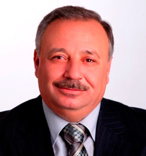 برعاية عطوفة المهندس هيثم جوينات يكرم مركز سحر العداد والارقام 200 طالب 