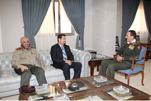 رئيس هيئة الأركان يستقبل السفير الكويتي  