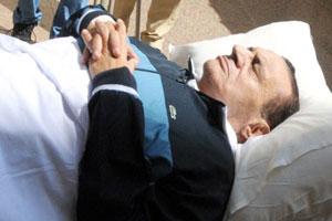 شائعات تؤكد وفاة الرئيس المخلوع.. ومسئولون ينفون