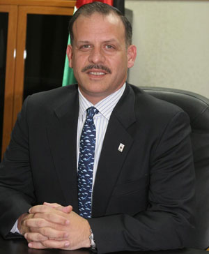 الامير فيصل يشارك في تتويج ابطال الرماية بالدورة الرياضية العربية  