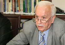 \"ندوة ذاكرة انسان\" عن حسني عايش في منتدى الرواد الكبار 