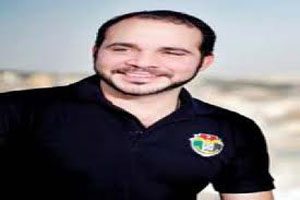 الامير علي يحيي لاعبي منتخب القدم المشارك بالدورة العربية